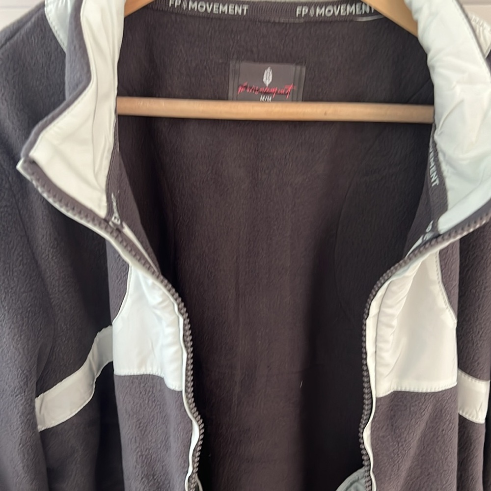 😍RARE FP Movement In The Zone Zip Up Fleece Free People jacket Gunmetal Mint - Picture 8 of 9